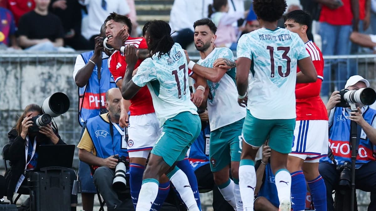 Tappelu MM-jalkapallon harjoitusottelussa! Portugalin supertähti suihkuun